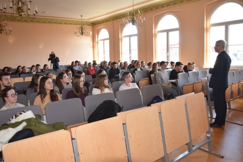 Wydział Prawa i Administracji Uniwersytetu Zielonogórskiego...