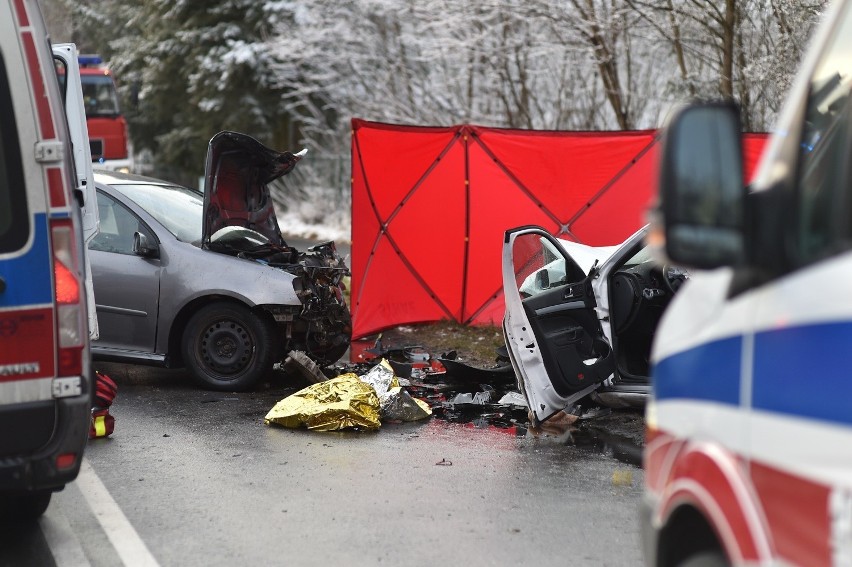 - 33 -letni kierowca nie posiadał prawa jazdy, miał sądowy...