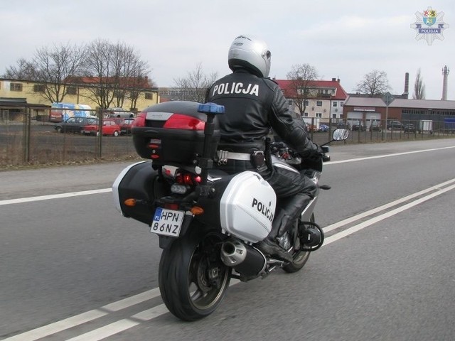Nowe motory dla policjantów. Patrolują krajową szóstkę.