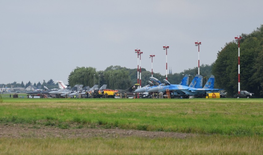 Air Show 2017 w Radomiu. Odloty z lotniska na Sadkowie. Kilkadziesiąt maszyn wraca do baz