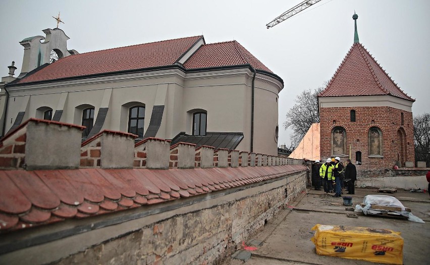 Kraków. Arsenał przechodzi metamorfozę. Podczas prac odkryto nieznaną piwniczkę i cztery pochówki