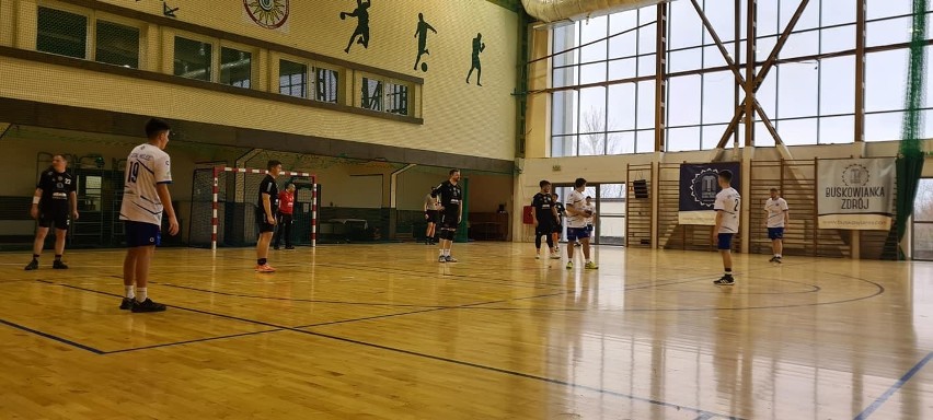 Zespół HLB Tężnia Busko-Zdrój nie przystąpi do rozgrywek II Ligi piłkarzy ręcznych. Powodem są braki kadrowe
