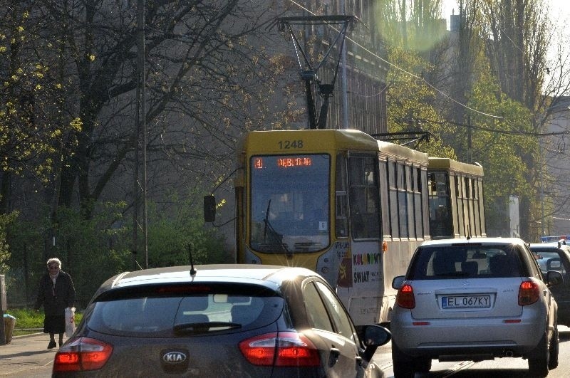 Nie jeździły tramwaje na ul. Pomorskiej i ul. Narutowicza. Gigantyczne korki