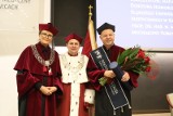 Inauguracja roku akademickiego 2022/23 ŚUM w Katowicach. Profesor Michał Toborek został wyróżniony tytułem doktora honoris causa