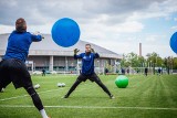 Gigantyczne piłki pomagają w treningu piłkarzom ŁKS [ZDJĘCIA]