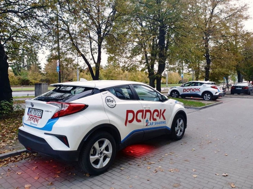 Panek CarSharing w Opolu. W mieście dostępnych jest sześć...