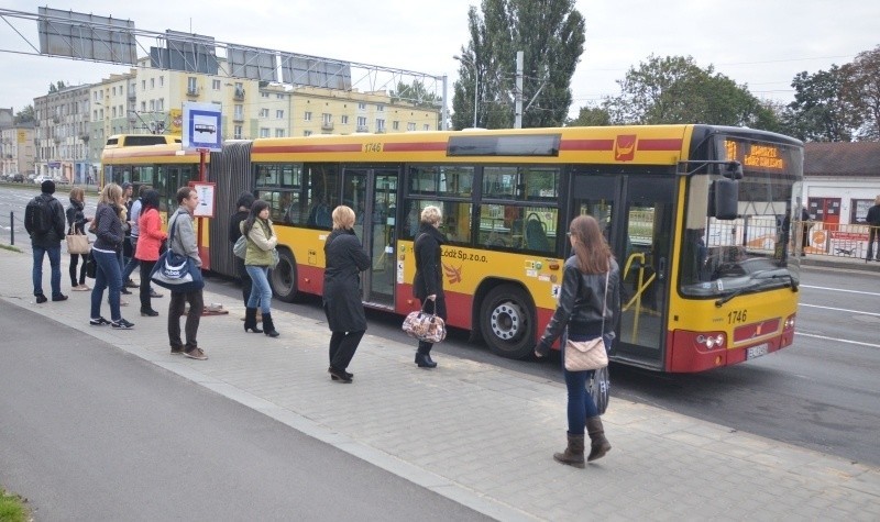 Trasa W-Z: Poranne korki i komunikacja miejska. Utrudnienia dla Retkini, a na Widzewie... [zdjęcia]