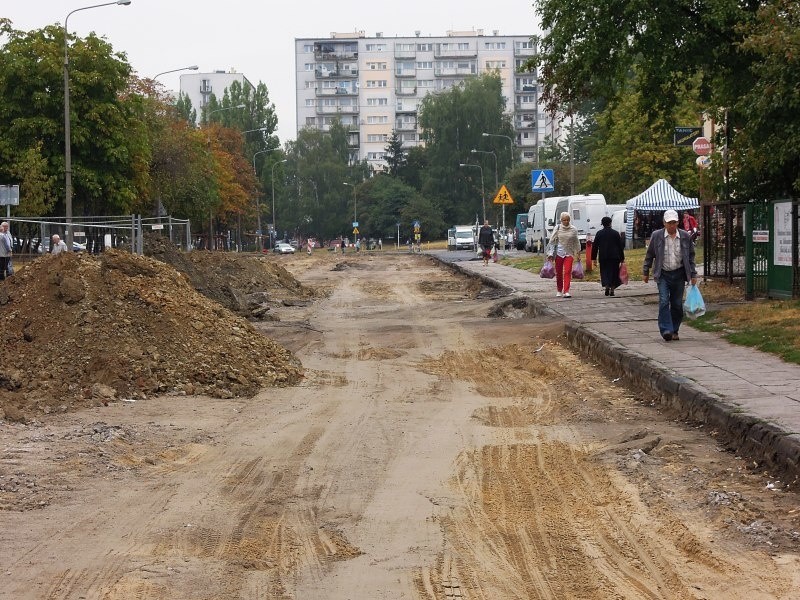 Remont ul. Rydzowej bez robotników. Zerwali asfalt i...