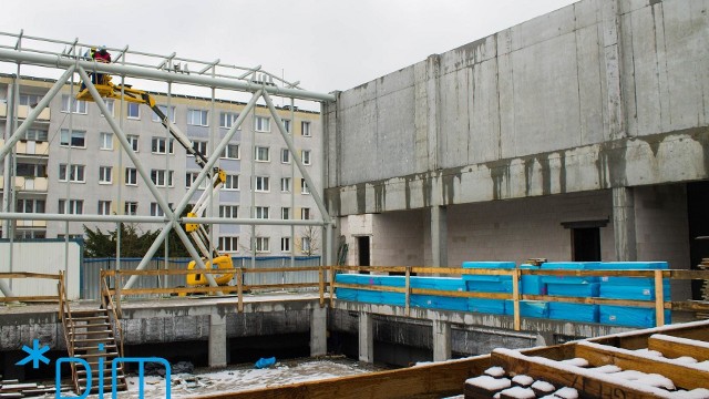 Tak wygląda obecnie sytuacja na placu budowy nowej pływalni na os. Piastowskim.