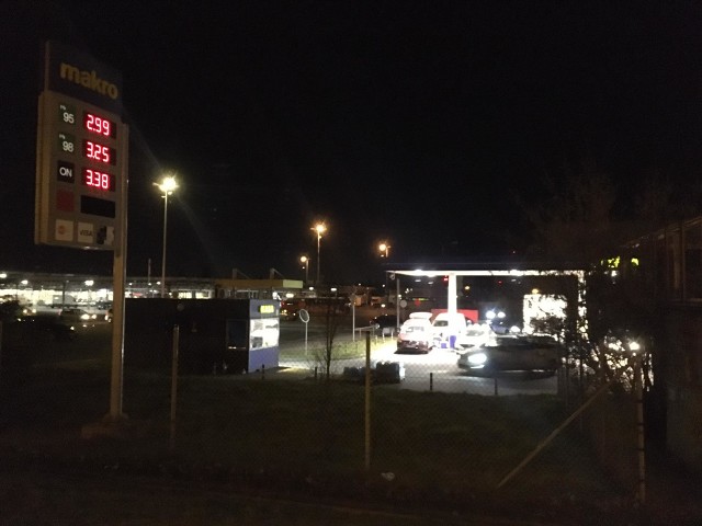 Stacja paliw Makro obniżyła ceny paliw na jeden dzień.