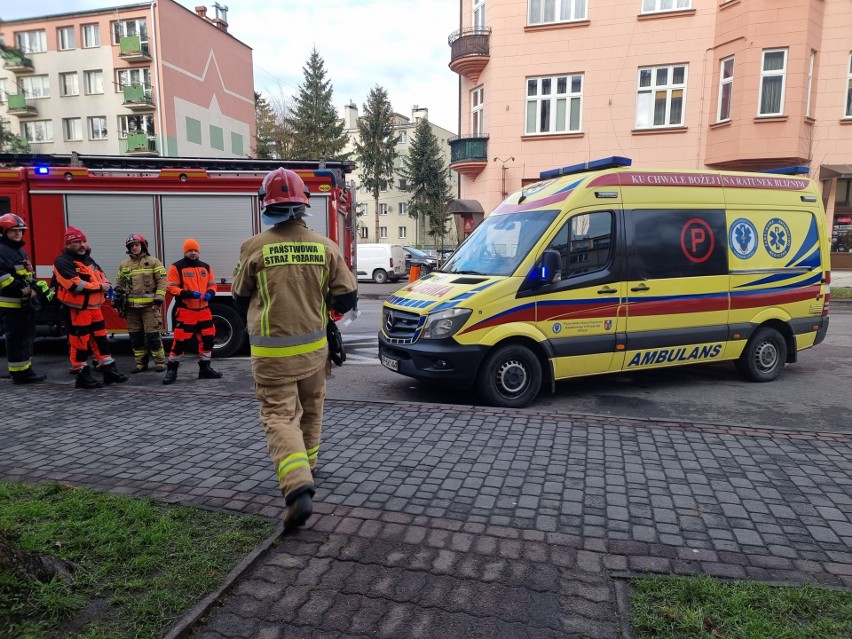 Zwłoki kobiety w mieszkaniu przy ul. Krasińskiego w Przemyślu [ZDJĘCIA]