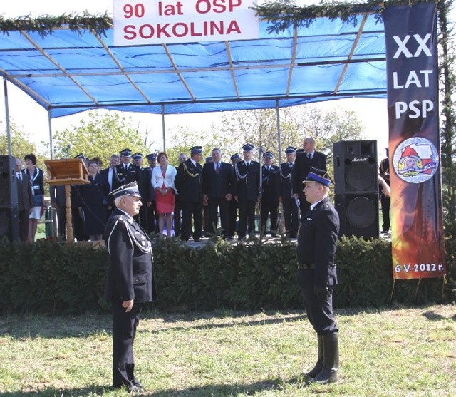 Dwa "okrągłe" jubileusze świętowano podczas kazimierskiego Powiatowego Dnia Strażaka 2012 w Sokolinie.