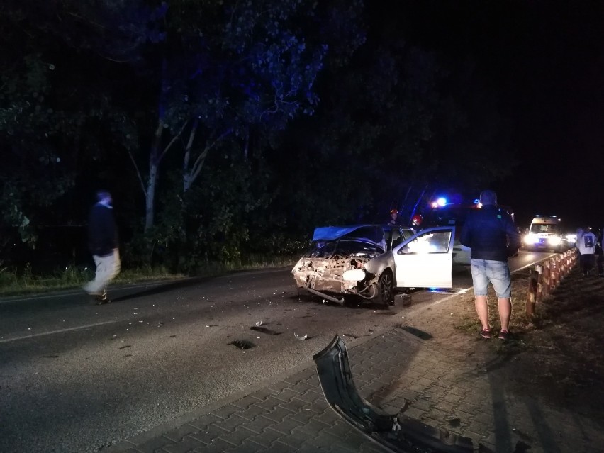 Wypadek w Chałupach (11.07.2018). Nocna stłuczka: 25-latek z Tczewa wjechał w tyłu suzuki mieszkańca powoatu puckiego | ZDJĘCIA 