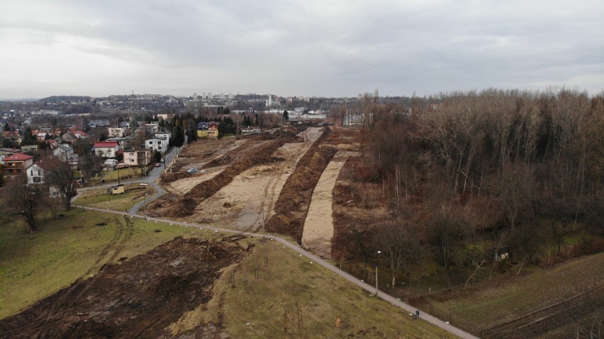 Widać już efekty prac przy budowie trasy S7 na terenie wschodniej części Krakowa [ZDJĘCIA Z DRONA]