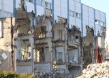 Trwa wyburzanie budynków po po byłej Radomskiej Wytwórni Telefonów. Zobaczcie najnowsze zdjęcia