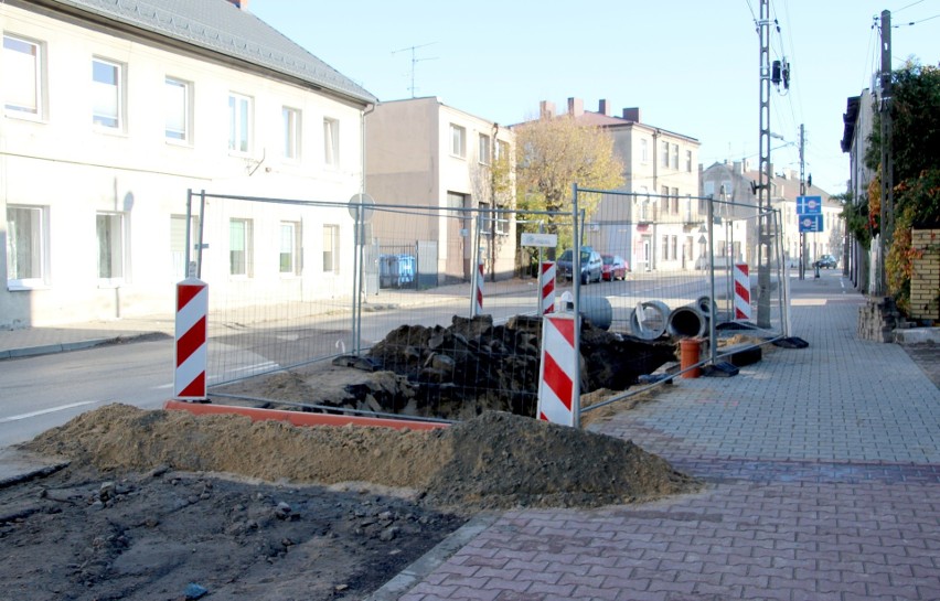 Trwają remonty na drogach w powiecie zgierskim. ZDJĘCIA