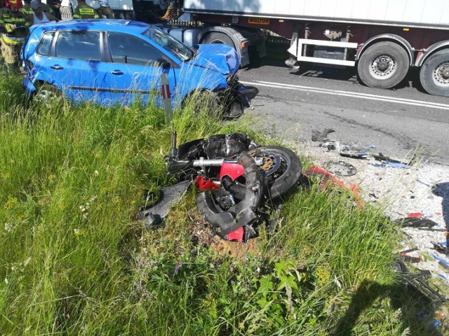 W czwartkowym wypadku w miejscowości Jeżowiec ucierpiał 33 -letni motocyklista