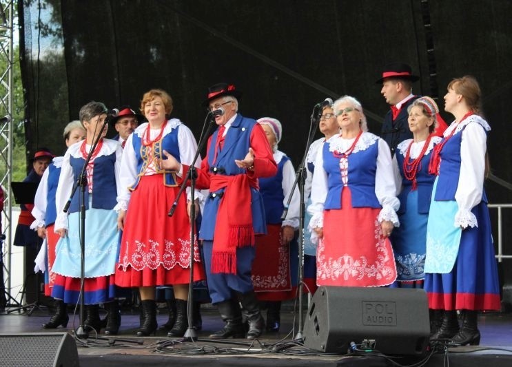 Radziejowski zespół folklorystyczny "Kujawy"  rozsławia region. Ostatnio z sukcesem w Ciechocinku