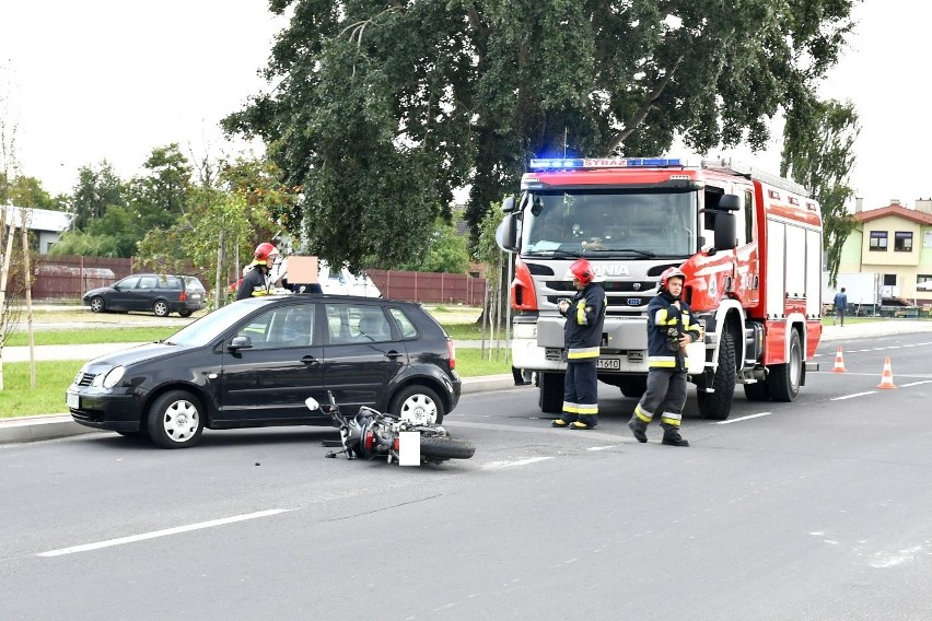 Tarnobrzeg. 25-letni motocyklista zderzył się z volkswagenem. Został ranny
