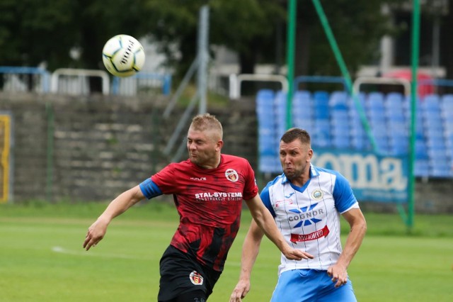 Krzysztof Pietluch (z lewej) od lat z dumą nosi opaskę kapitana Wólczanki.