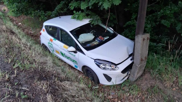 Ford Fiesta wypadł z DK 46 między Blachownią i Pietrzakami 26.062019