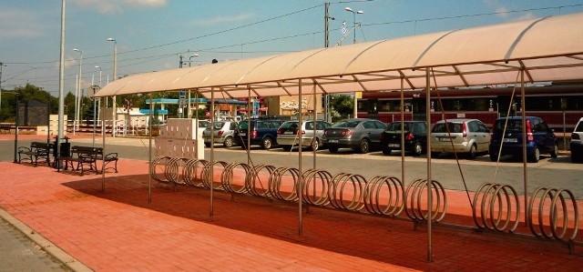Na otwartym w ubiegłym roku parkingu przy stacji kolejowej "Wieliczka Park" bez trudu można znaleźć wolne miejsce
