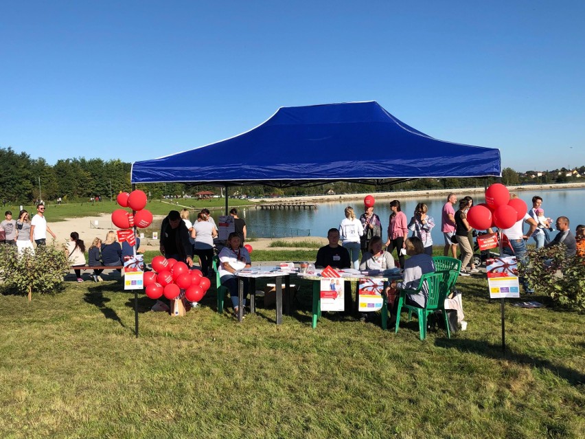 Pierwszy Festiwal Kolorów w Kazimierzy Wielkiej. Kolorowy proszek mocno prószył [ZDJĘCIA] 