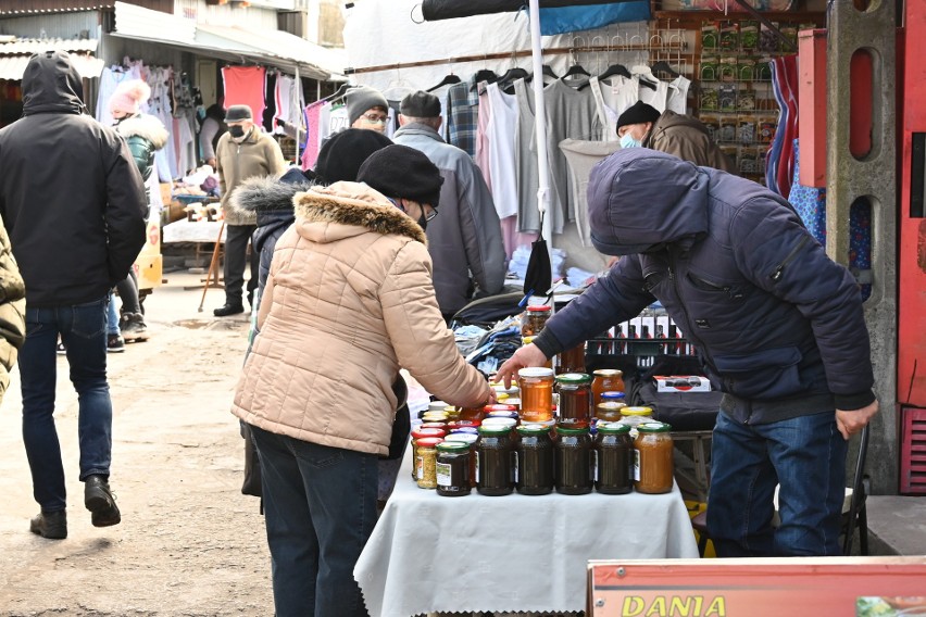 We wtorek 23 marca na kieleckich bazarach były tłumy....