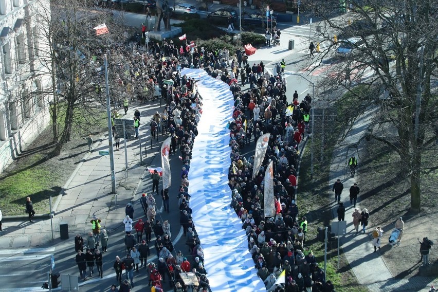 Marsz Papieski przeszedł ulicami Szczecina. Dziś 18. rocznica śmierci Jana Pawła II 