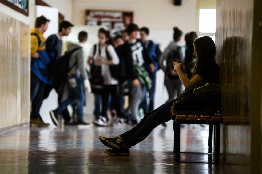 1550 zł

pracownik administracyjny w oświacie (30 lat pracy)