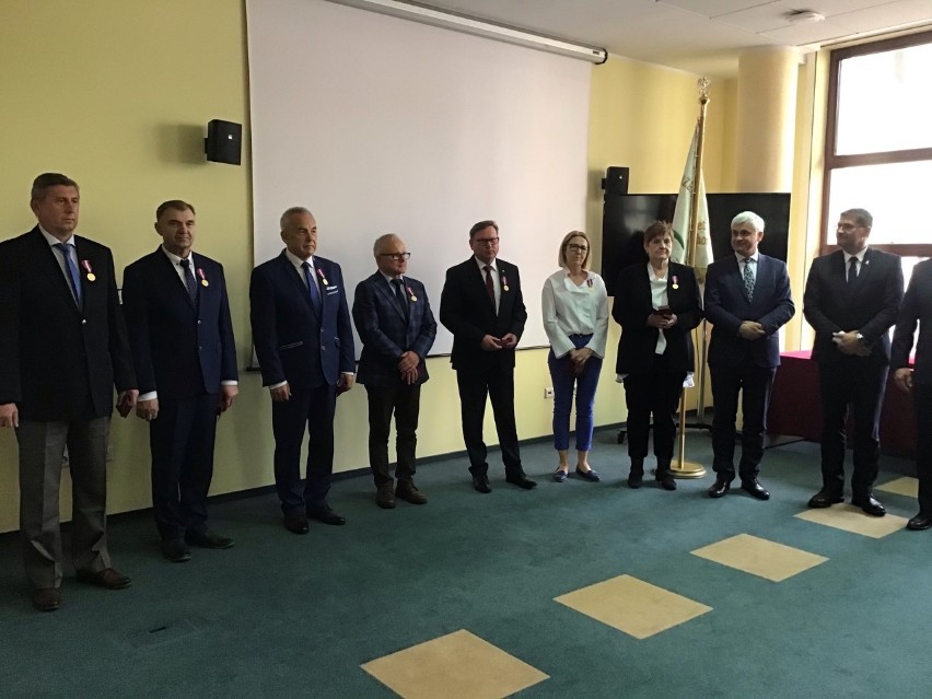 Pracownicy Inspekcji Weterynaryjnej województwa podlaskiego zostali odznaczeni (zdjęcia)