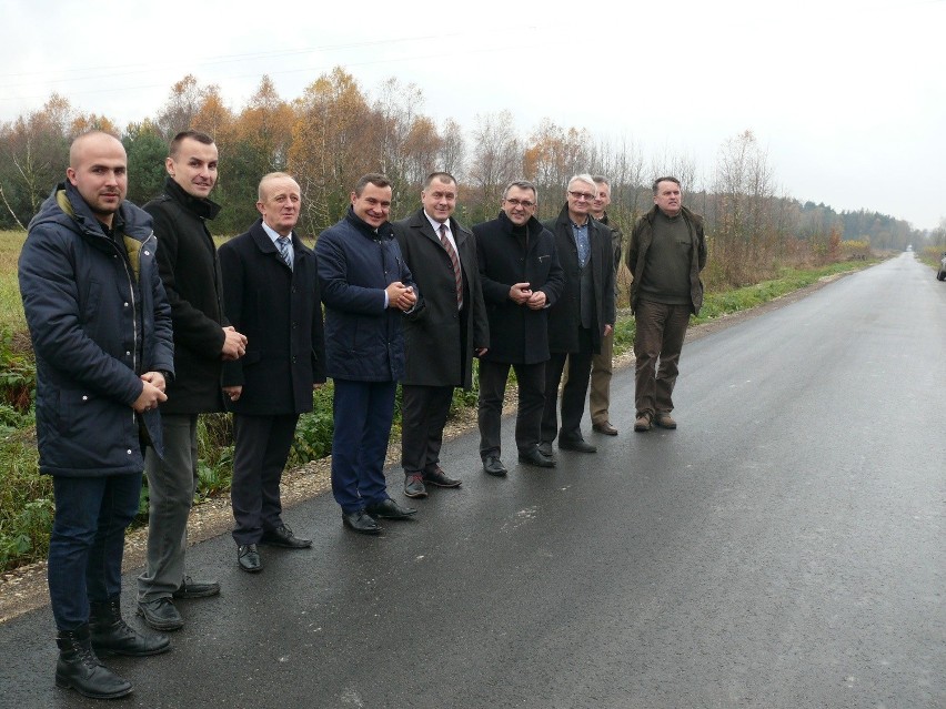 Ponad osiem kilometrów nowych dróg w gminie Włoszczowa za milion złotych