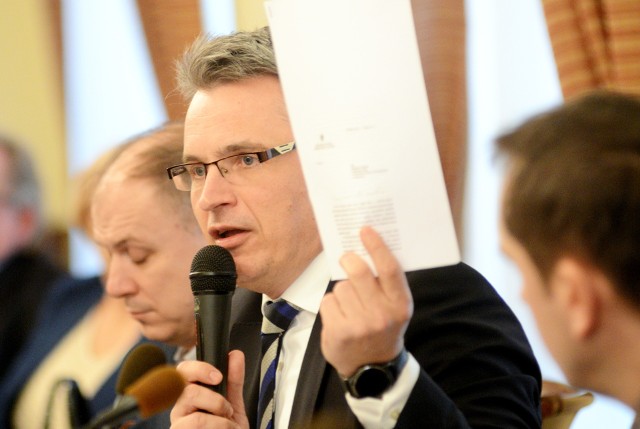 Prezydent Janusz Kubicki otrzymał absolutorium. Za jego przyjęciem głosowali radni klubów: Zielona Razem i PO