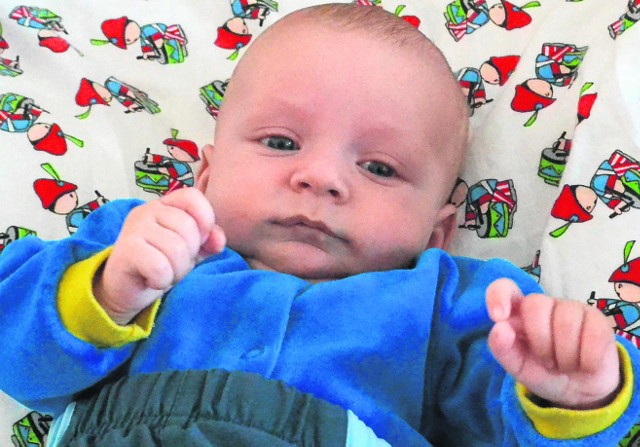 Gabryś urodził się 26 stycznia. Zdiagnozowano u niego złożoną arytmię komorową, chłopiec musiał co trzy tygodnie jeździć do szpitala do Szczecina. Po ostatniej kontroli odnotowano poprawę!
