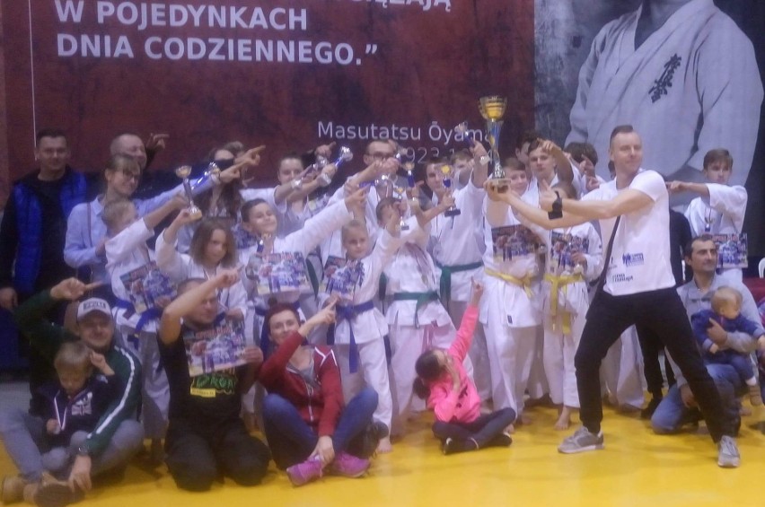 I miejsce drużyny Kieleckiego Klubu Sportowego Karate na krajowym turnieju w Sosnowcu! [ZDJĘCIA, WIDEO]