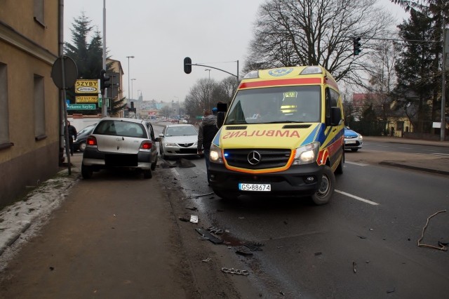 Wypadek na ul. Gdańskiej w Słupsku. Droga jest zablokowana.