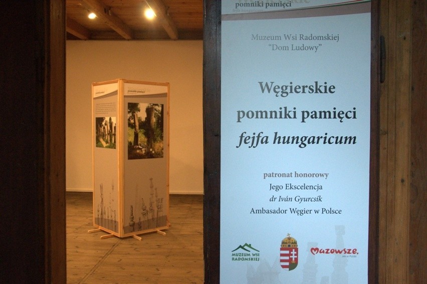 Węgierskie pomniki pamięci. Wystawa w Muzeum Wsi Radomskiej