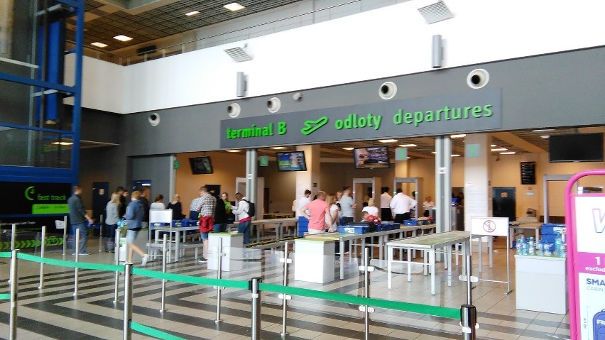 Lotnisko Katowice Airport w sobotę, 16 lipca