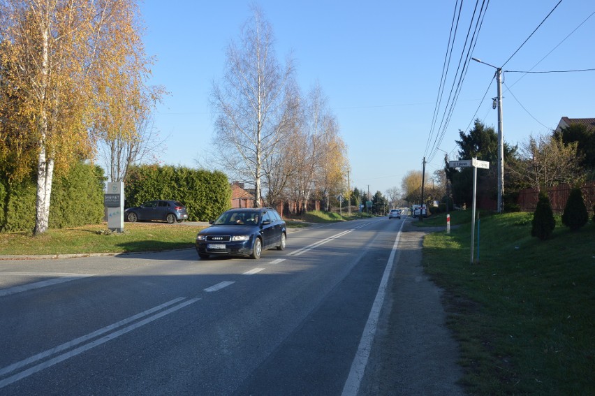 Proszowice. Piesi doczekają się chodnika w kierunku Jakubowic. Warunkiem jest otrzymanie dotacji