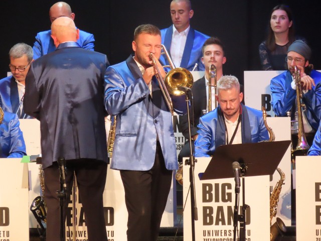 Muzycy Big Bandu grali także solo m.in. na puzonie i saksofonie.