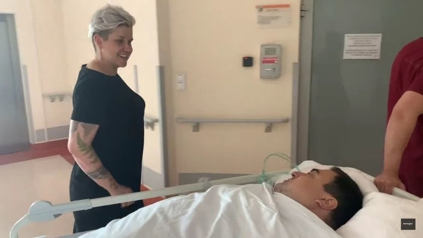 Tomasz Sekielski w szpitalu, zaraz po operacji zmniejszenia...