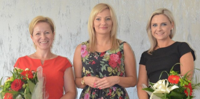 Burmistrz Dorota Łukomska z nowymi najbliższymi współpracowniczkami wiceburmistrz Anną Pisarczyk i skarbniczką Agnieszką Niebudek