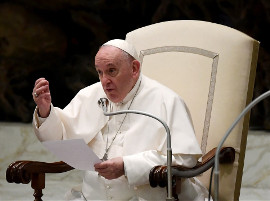 Papież Franciszek krytykuje osoby wybierające zwierzęta domowe zamiast dzieci