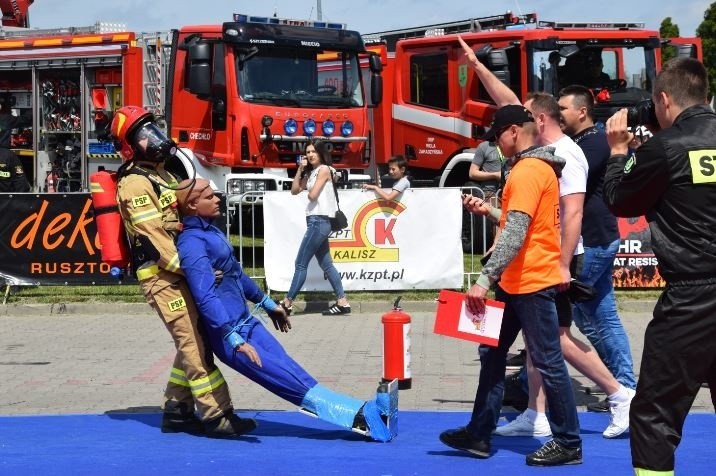 Firefighter Combat Challenge 2019 w Pabianicach. Podczas ewakuacji brakowało sił ZDJĘCIA, FILM