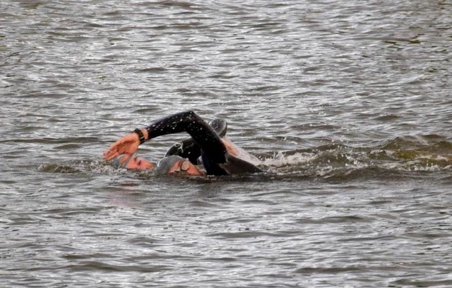 Castle Triathlon Malbork. Zawodnicy pytają, czy zagrażają im warszawskie ścieki.