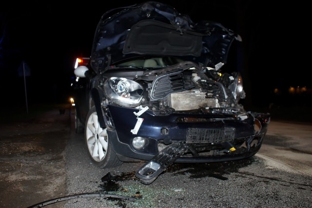 W sobotę po godzinie 20 przy skrzyżowaniu Łady Cybulskiego i Bohaterów Westerplatte doszło do groźnie wyglądającej kolizji aut.  Kierująca autem Minicooper, 37 letnia mieszkanka Trzcianki wjechała w tył Audi, którego kierowca usiłował skręcić w lewo. Na szczęście w wyniku zdarzenia nikt nie odniósł poważnych obrażeń.