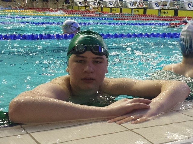 Adrian Juraszek na pływalni w Olsztynie. 
