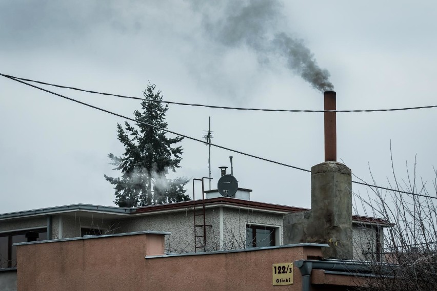 18.12.2017 bydgoszcz smog dym komin sezon grzewczy.  fot:...