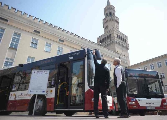 W zakupie pięciu autobusów pomogła miastu Unia Europejska.