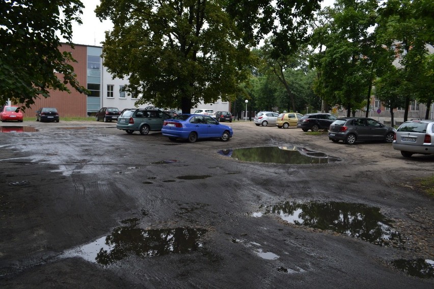 Parking pod Szpitalem Powiatowym w Lublińcu woła o pomstę do...